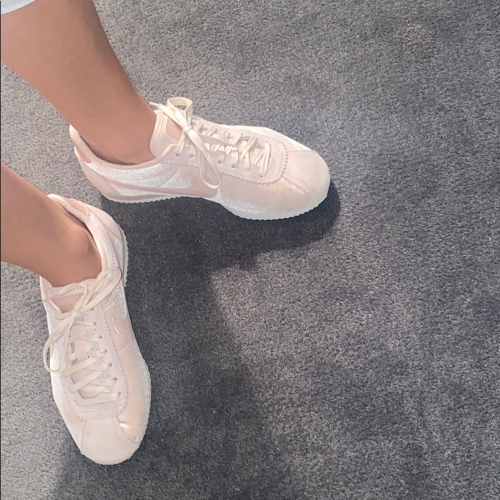 Nike Sneakers - Picture 15 of 16